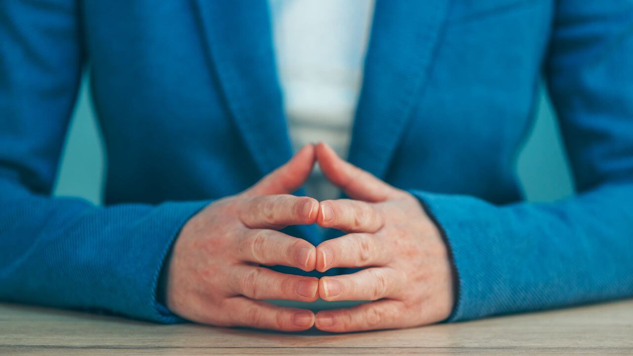 The Role of non-verbal communication on communication in Speaking English