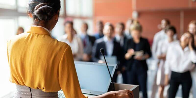 Mastering the American Accent: A Key to Effective Public Speaking